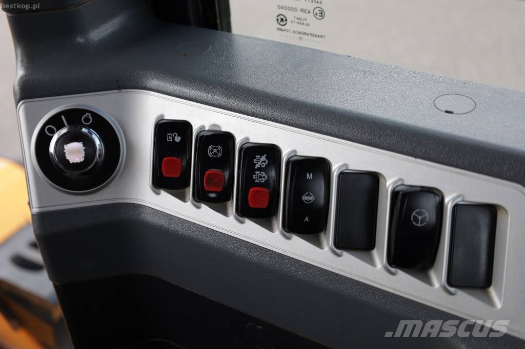 Hyundai HL 960 Фронтальні навантажувачі