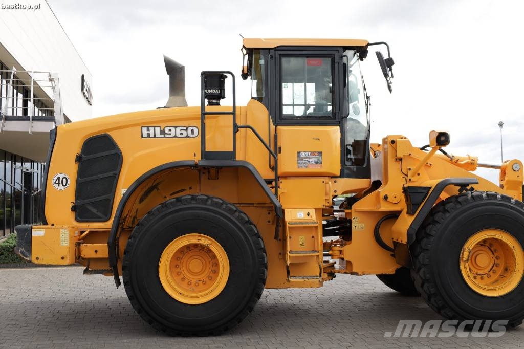 Hyundai HL 960 Фронтальні навантажувачі