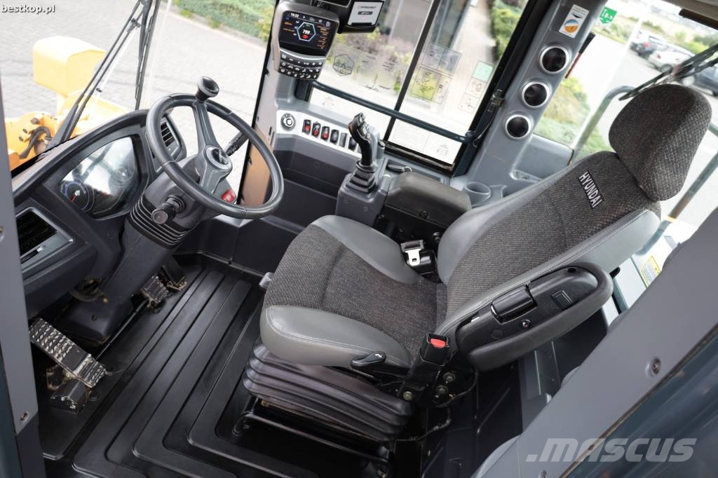 Hyundai HL 960 Фронтальні навантажувачі