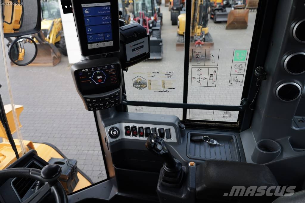 Hyundai HL 960 Фронтальні навантажувачі