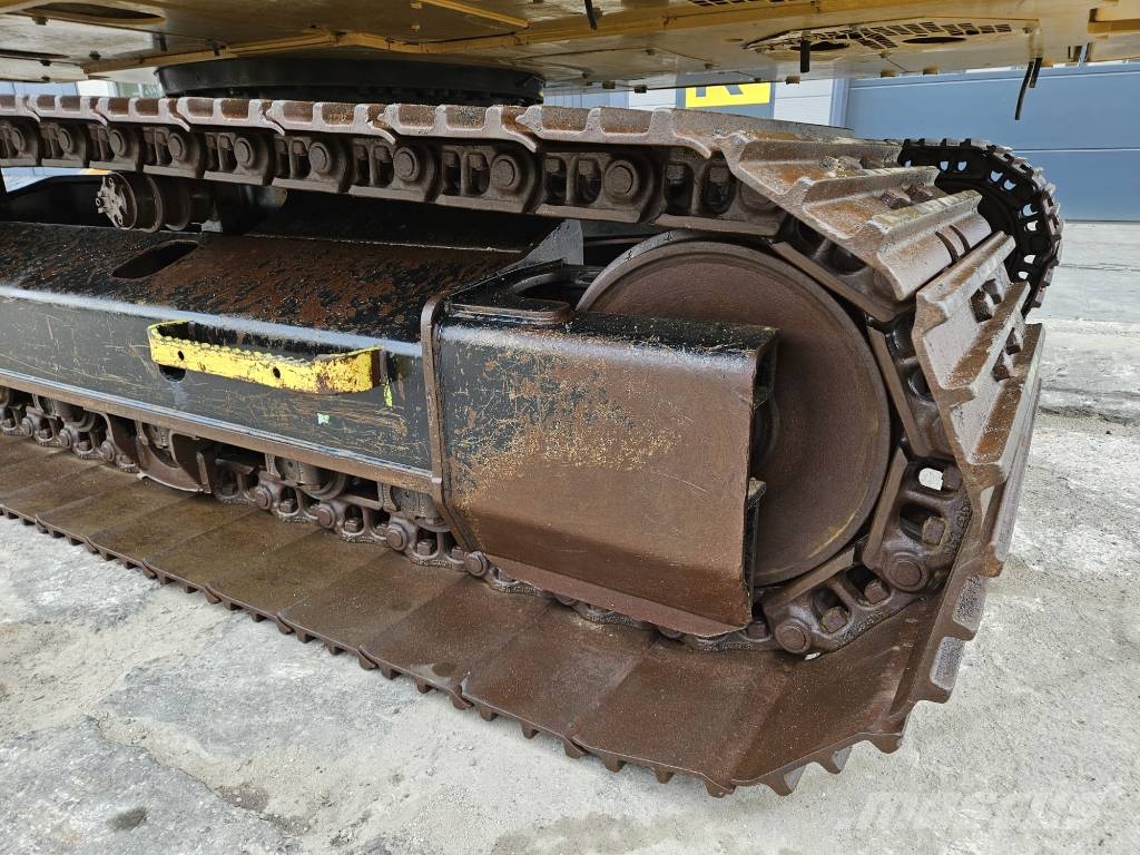 CAT 320 Escavatori cingolati