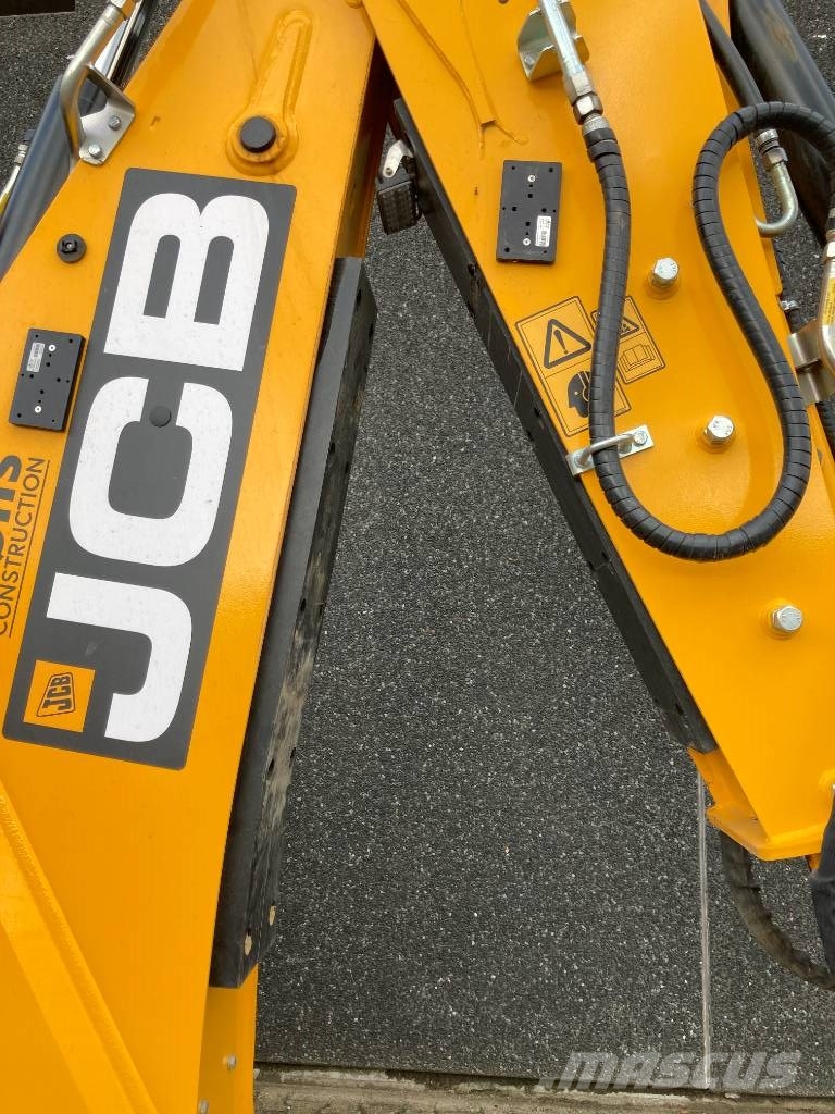 JCB 4 CX Pro Buldoexcavatoare