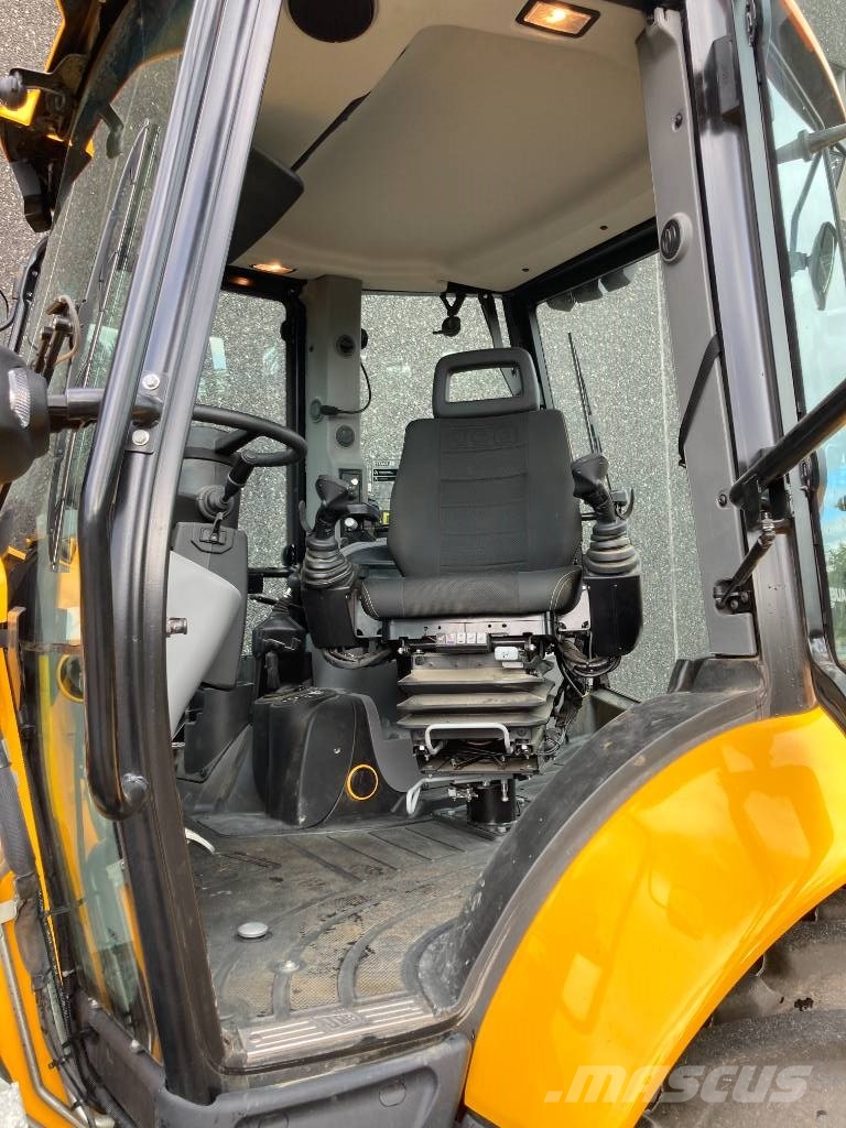 JCB 4 CX Pro Buldoexcavatoare