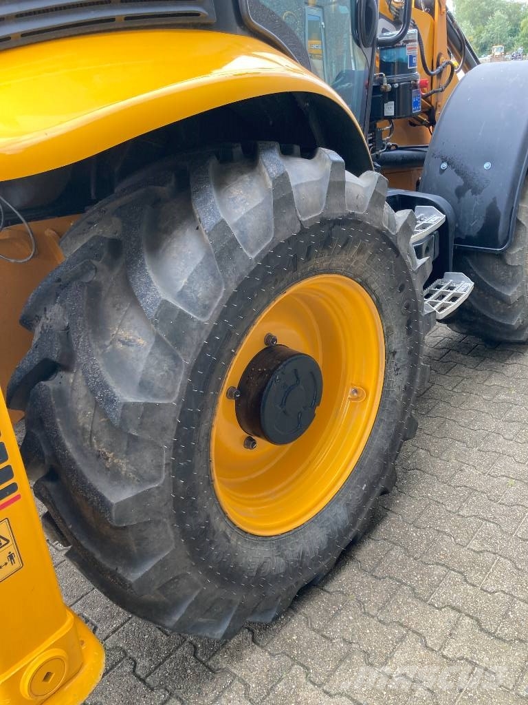 JCB 4 CX Pro Buldoexcavatoare