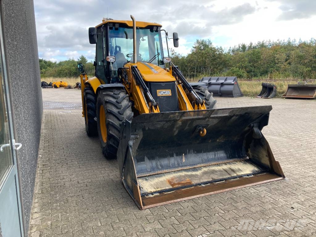 JCB 4 CX Pro Buldoexcavatoare
