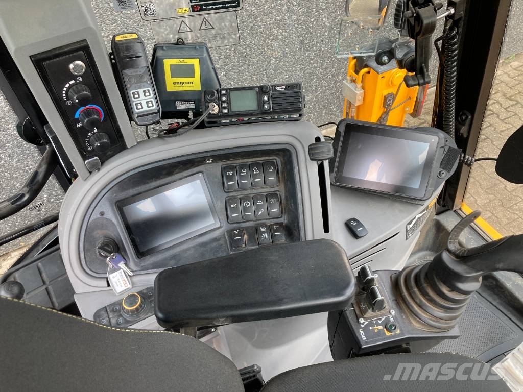 JCB 4 CX Pro Buldoexcavatoare