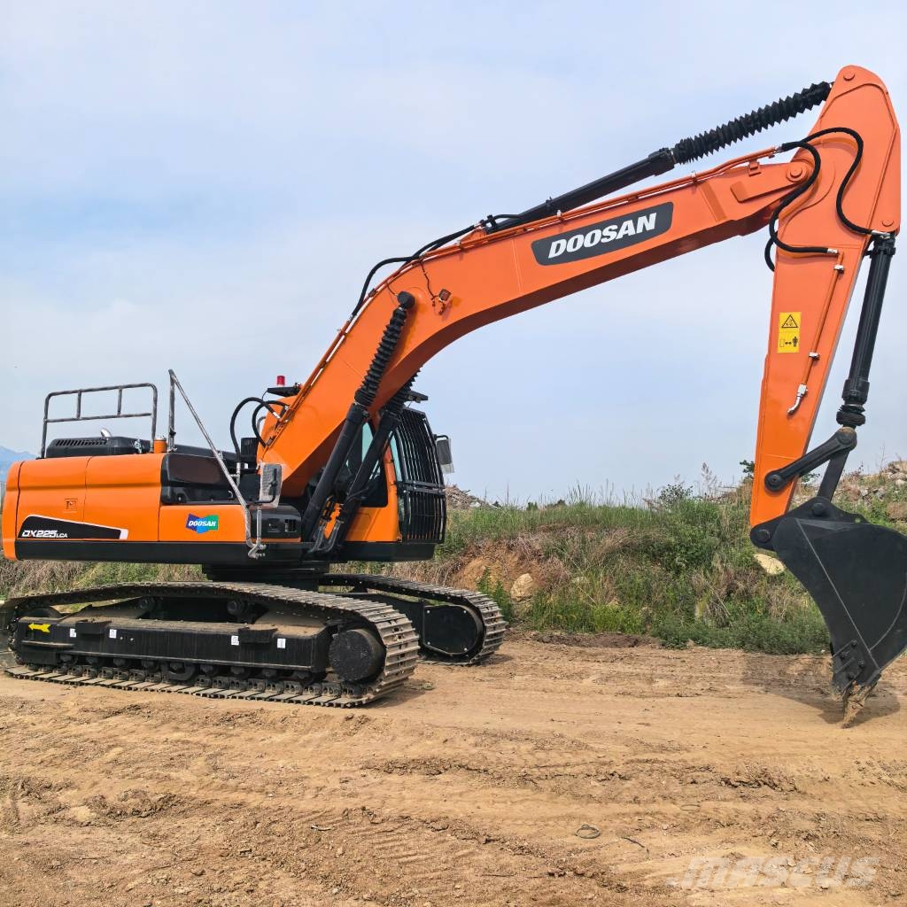 Doosan DX 225 Bageri guseničari