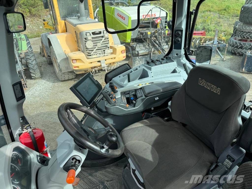Valtra T 254 Versu Traktorji