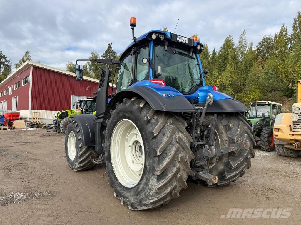 Valtra T 254 Versu Traktorji