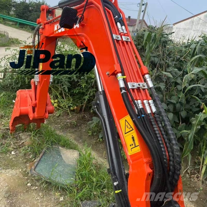 Kubota U 27 小型挖土機/掘鑿機<7t(小型挖掘機)
