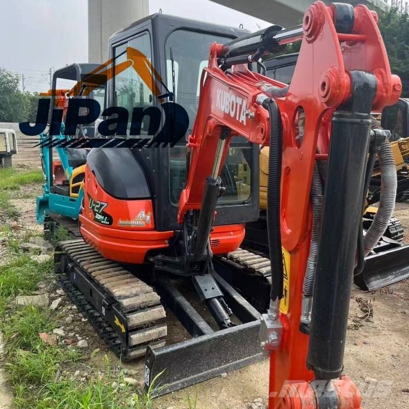 Kubota U 27 小型挖土機/掘鑿機<7t(小型挖掘機)