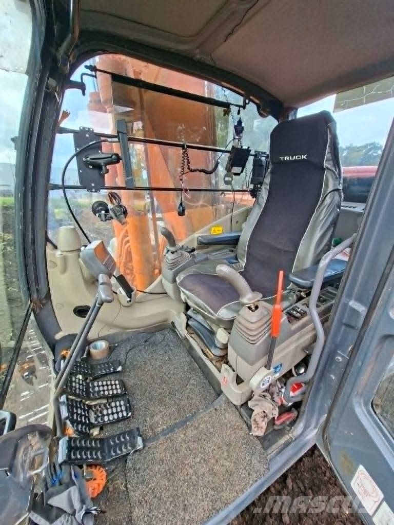 Hitachi ZX 210 LC-3 3D 18m Pelle longue portée