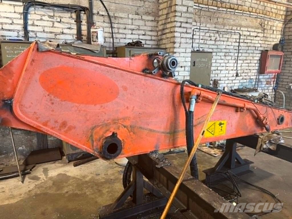 Hitachi ZX 210 LC-3 3D 18m Pelle longue portée