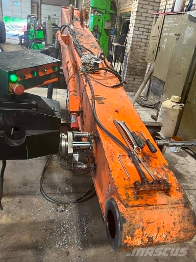Hitachi ZX 210 LC-3 3D 18m Pelle longue portée