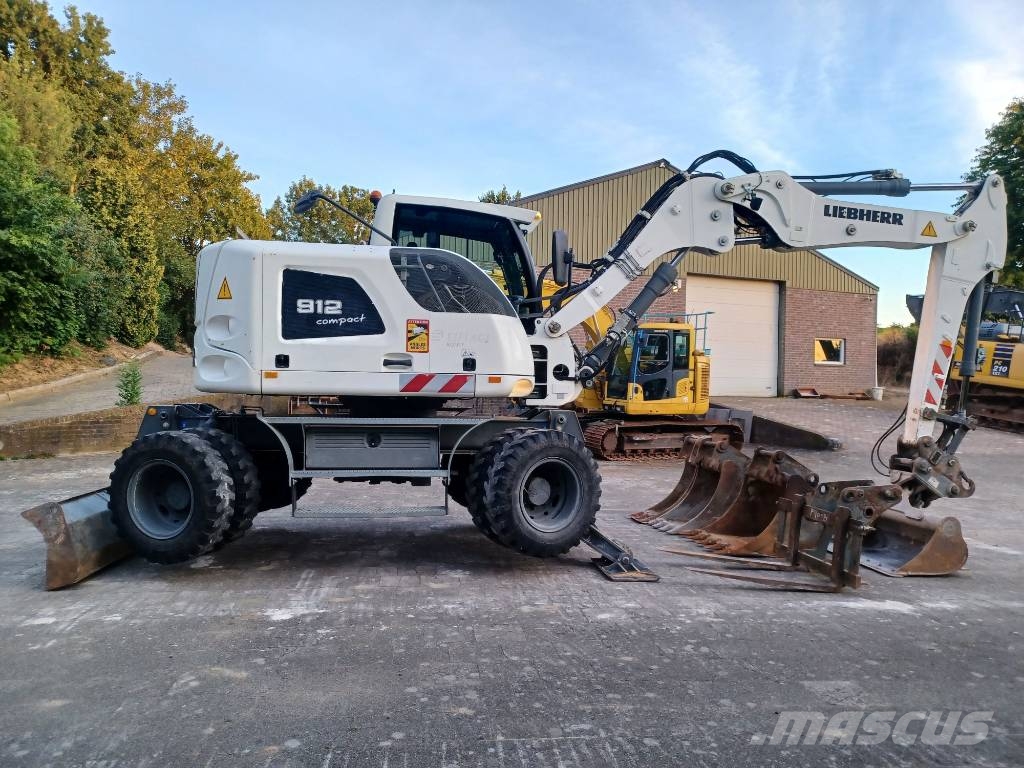 Liebherr A 912 Compact Litronic (4 buckets + forks) Wielgraafmachines