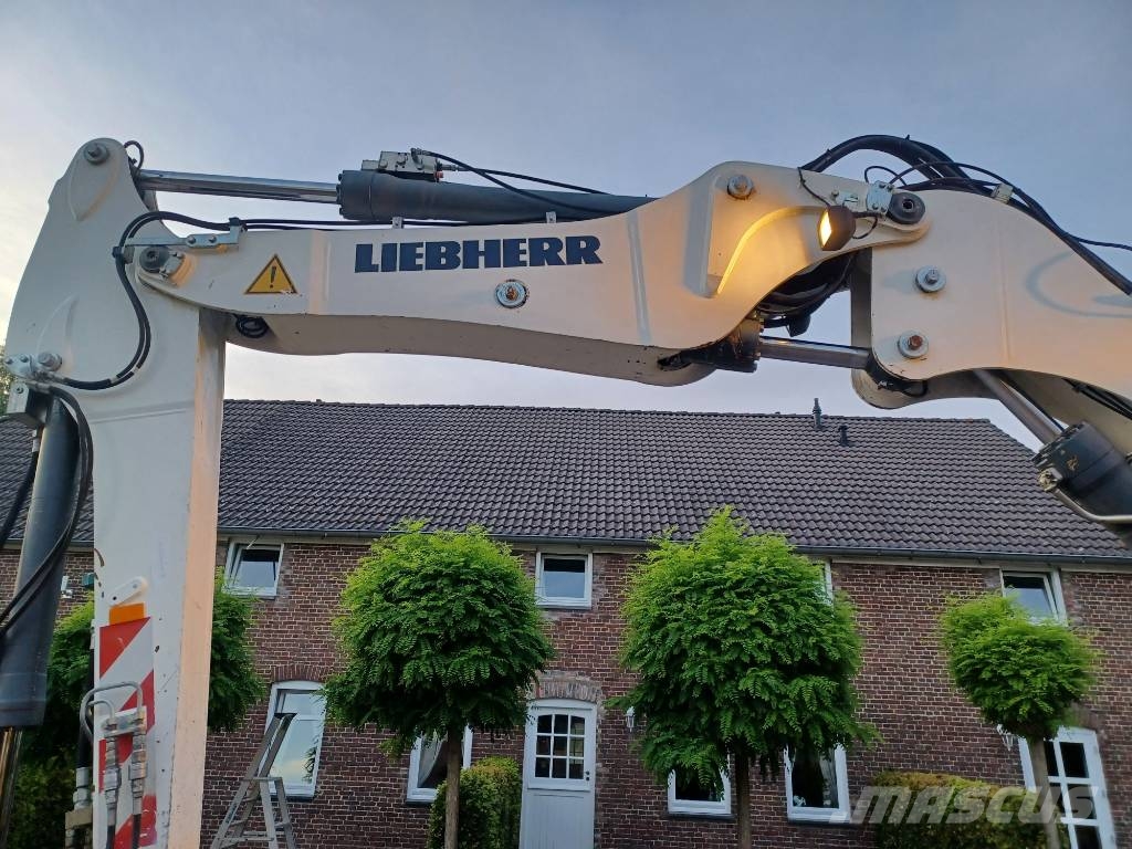 Liebherr A 912 Compact Litronic (4 buckets + forks) Wielgraafmachines