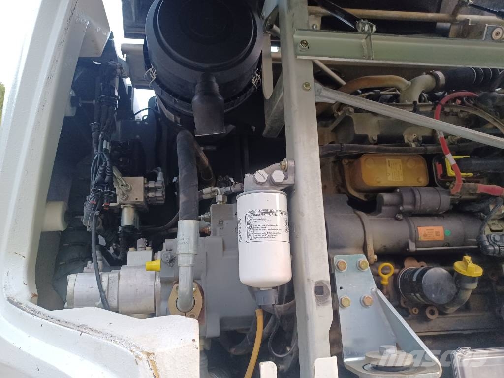 Liebherr A 912 Compact Litronic (4 buckets + forks) Wielgraafmachines