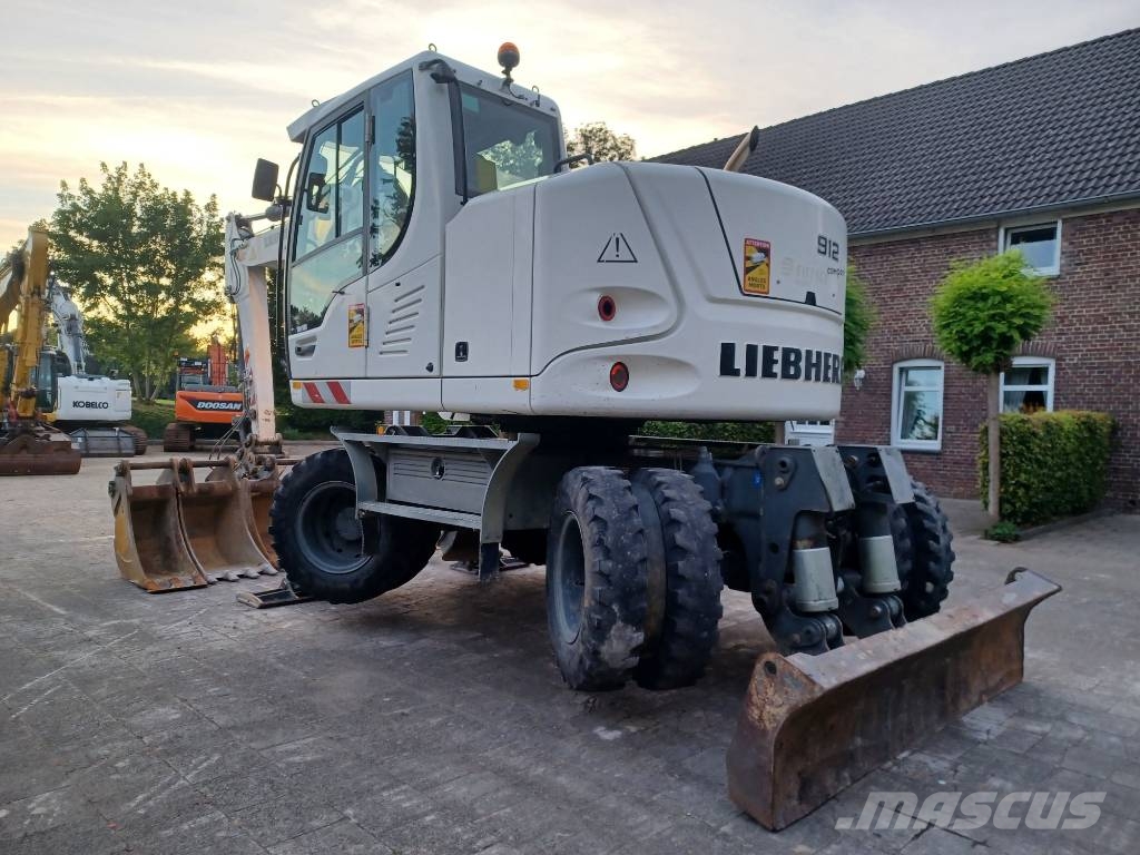 Liebherr A 912 Compact Litronic (4 buckets + forks) Wielgraafmachines