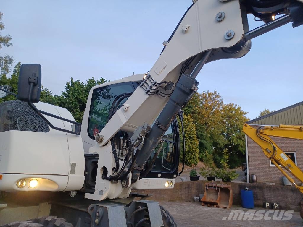 Liebherr A 912 Compact Litronic (4 buckets + forks) Wielgraafmachines