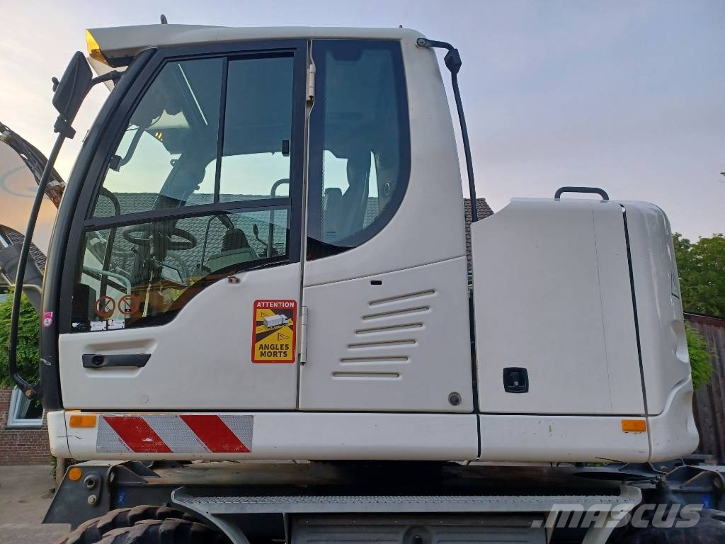Liebherr A 912 Compact Litronic (4 buckets + forks) Wielgraafmachines