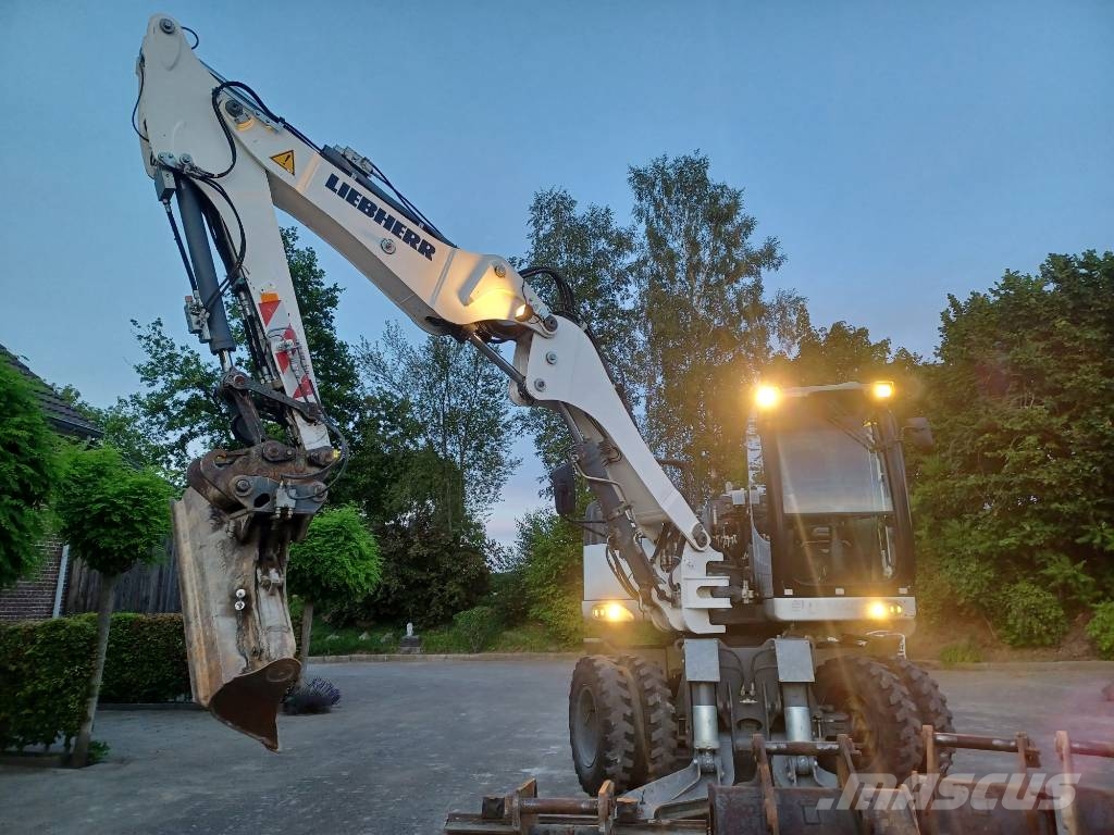 Liebherr A 912 Compact Litronic (4 buckets + forks) Wielgraafmachines