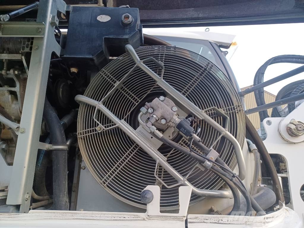 Liebherr A 912 Compact Litronic (4 buckets + forks) Wielgraafmachines