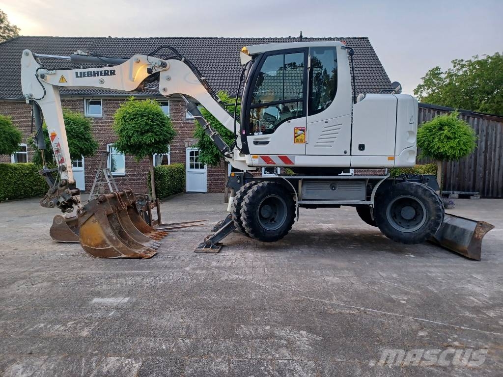 Liebherr A 912 Compact Litronic (4 buckets + forks) Wielgraafmachines