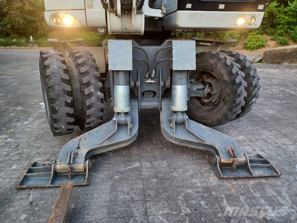 Liebherr A 912 Compact Litronic (4 buckets + forks) Wielgraafmachines