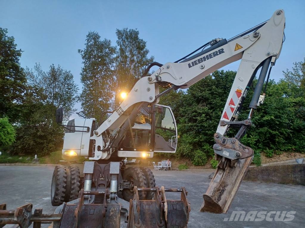 Liebherr A 912 Compact Litronic (4 buckets + forks) Wielgraafmachines