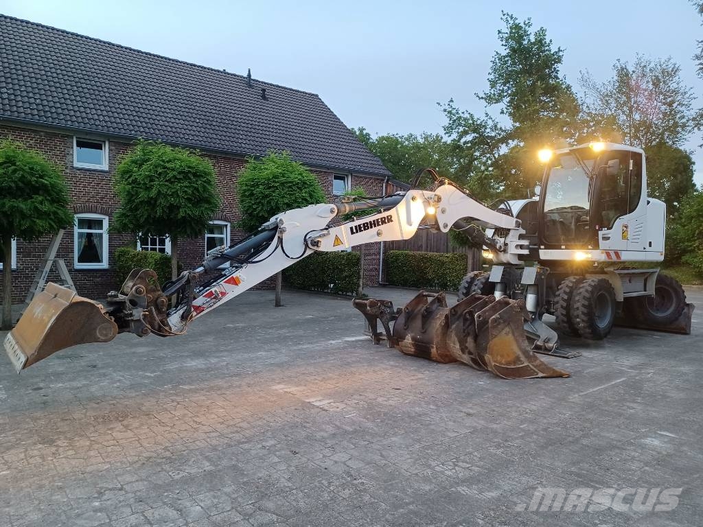 Liebherr A 912 Compact Litronic (4 buckets + forks) Wielgraafmachines
