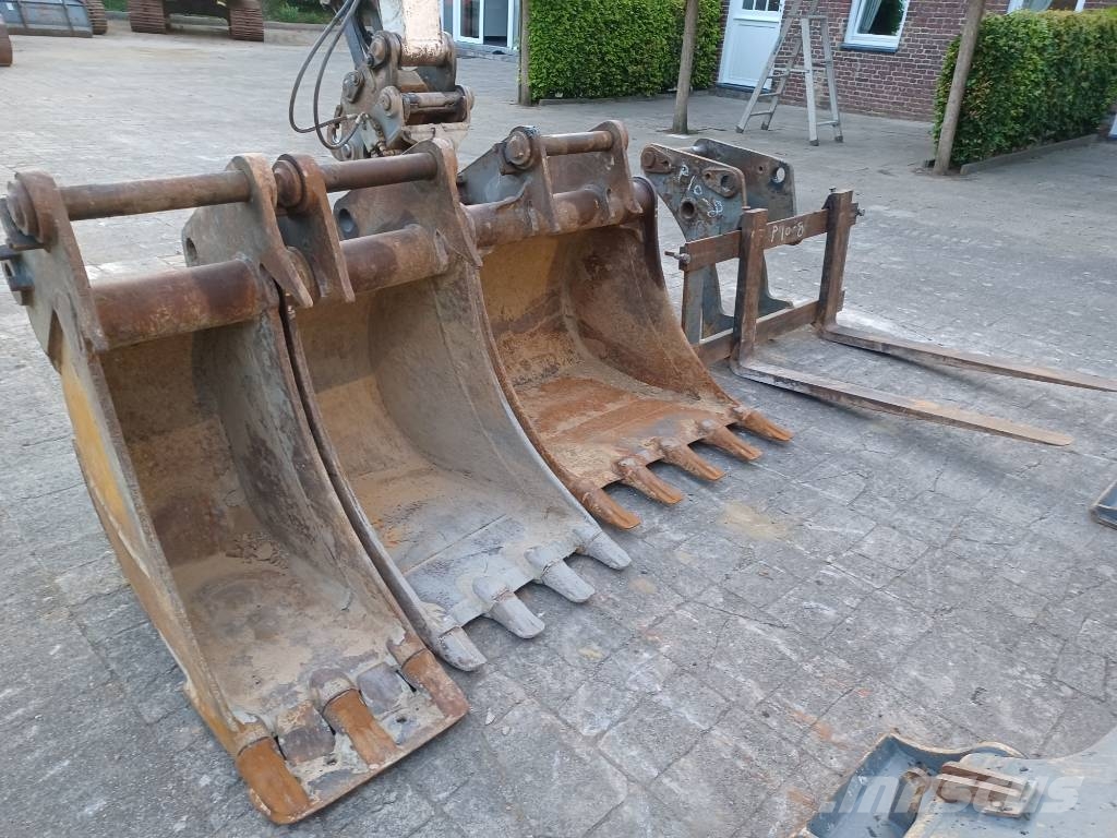 Liebherr A 912 Compact Litronic (4 buckets + forks) Wielgraafmachines