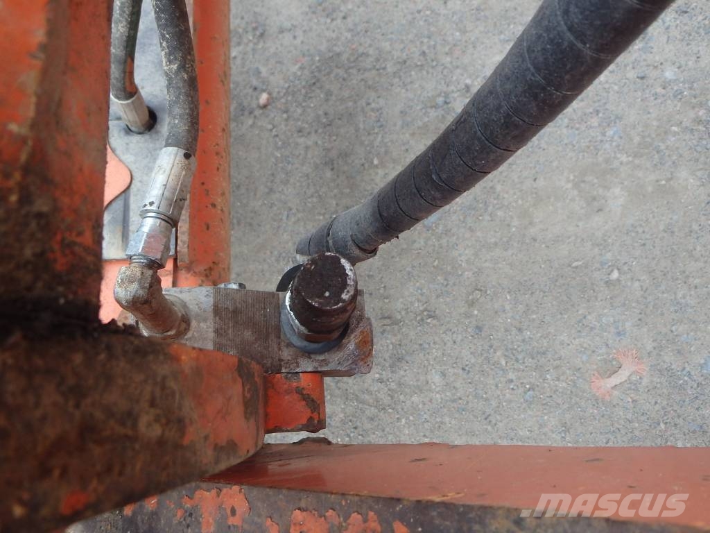 Hitachi ZW 95 4x4 Фронтальные погрузчики