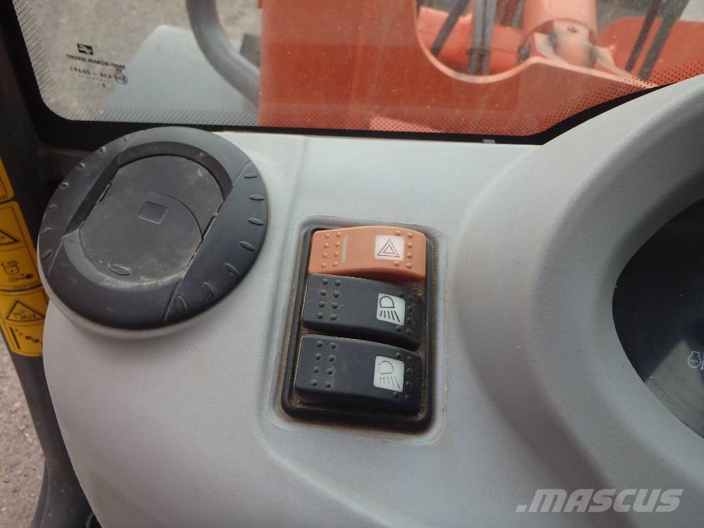 Hitachi ZW 95 4x4 Фронтальные погрузчики