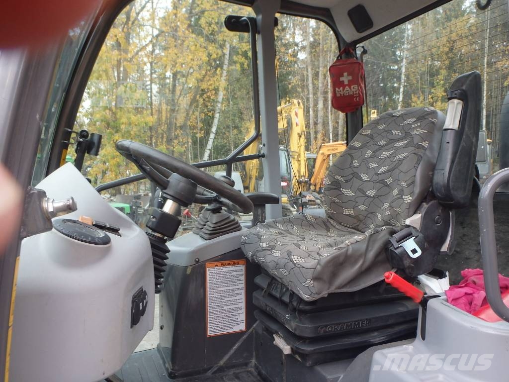 Hitachi ZW 95 4x4 Фронтальные погрузчики