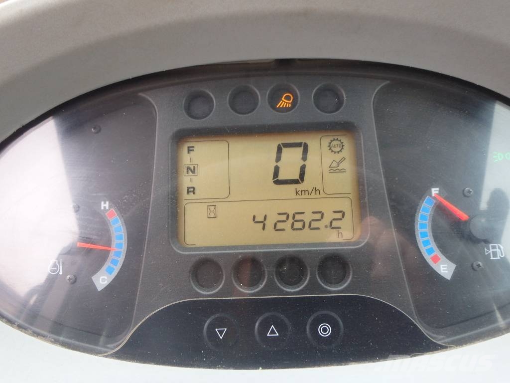 Hitachi ZW 95 4x4 Фронтальные погрузчики
