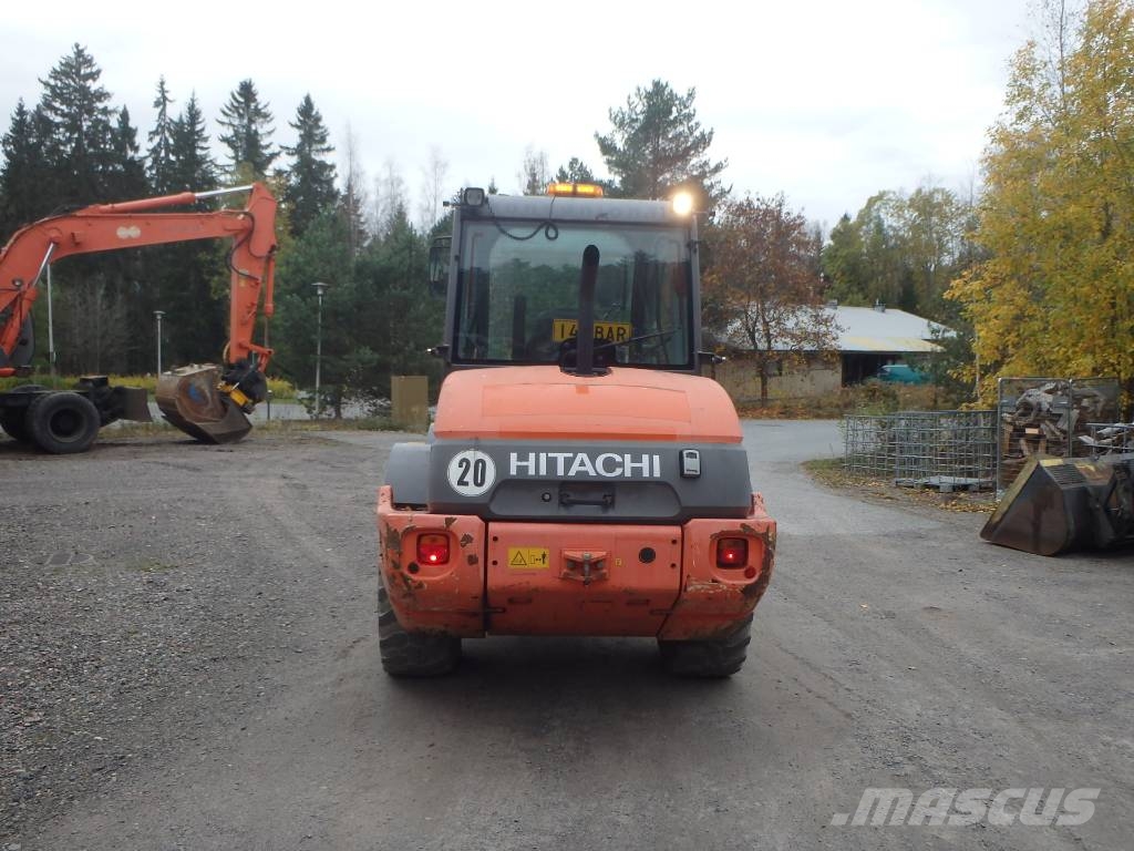 Hitachi ZW 95 4x4 Фронтальные погрузчики