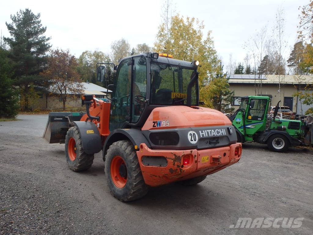 Hitachi ZW 95 4x4 Фронтальные погрузчики
