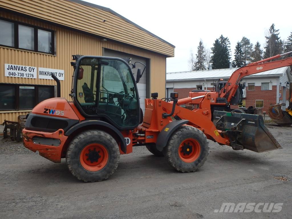 Hitachi ZW 95 4x4 Фронтальные погрузчики