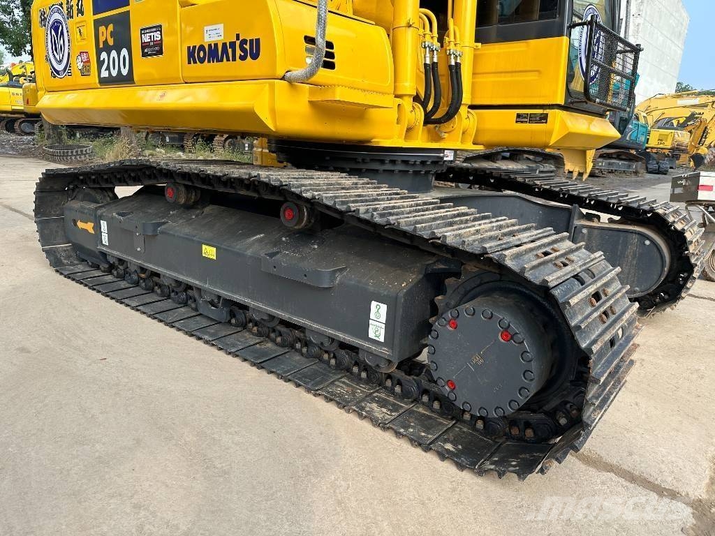 Komatsu PC 200-8N1 Midi bageri 7t – 12t