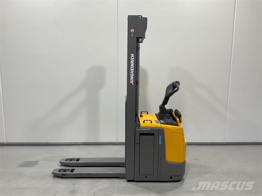 Jungheinrich ERC 220Z Selbstfahrstapler