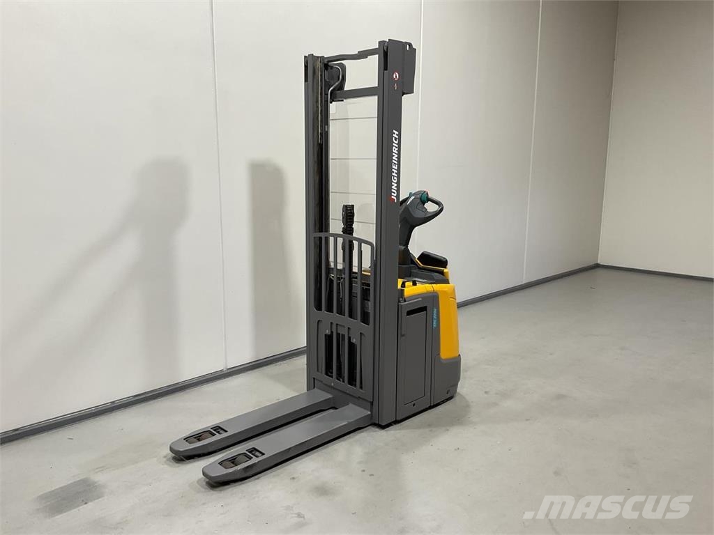 Jungheinrich ERC 220Z Selbstfahrstapler