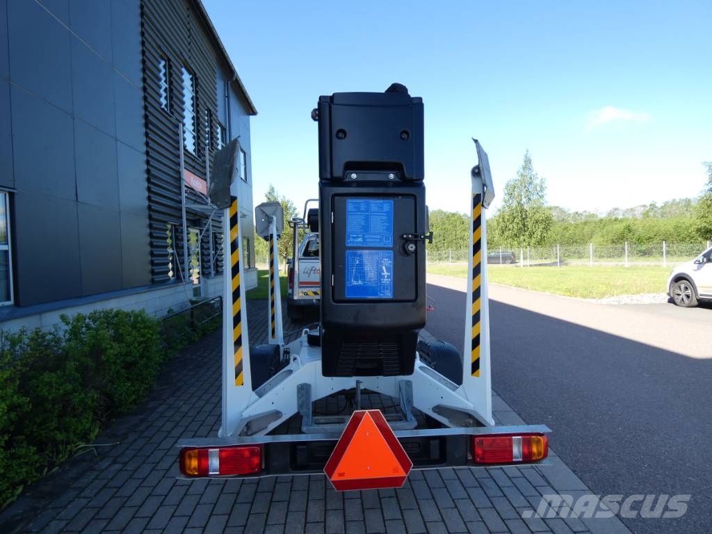 Dino 135 T Platforme aeriene montate pe remorca