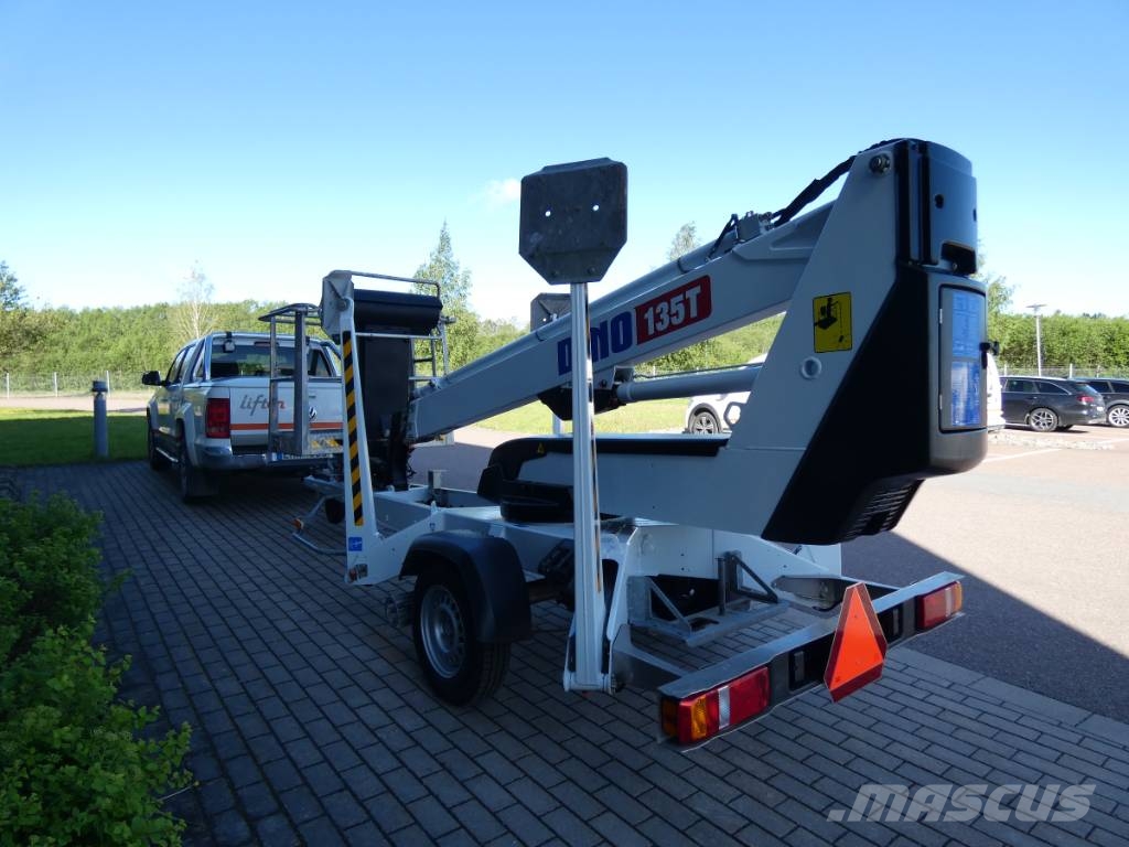 Dino 135 T Platforme aeriene montate pe remorca