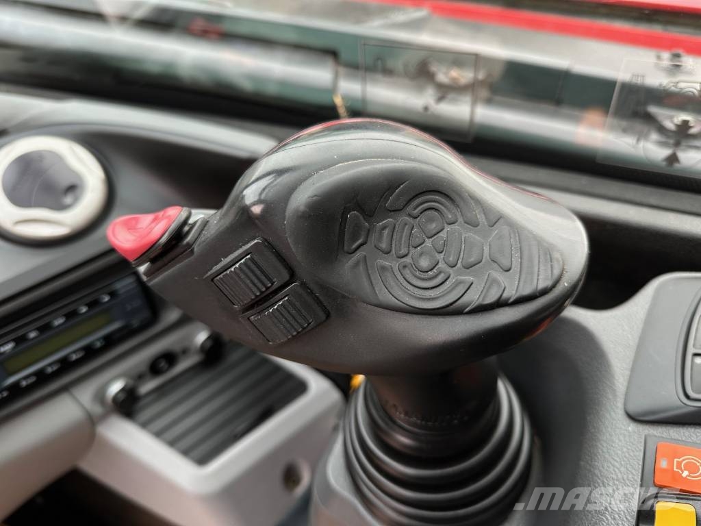 Manitou MLT 841-145 PS+ PLATINUM Teleszkópos mezőgazdasági rakodók