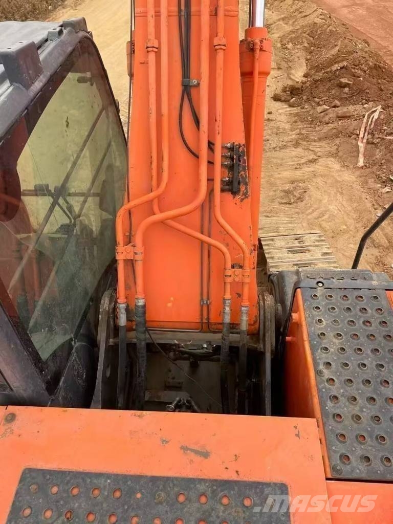Hitachi ZX 200 Αμφίβιοι εκσκαφείς