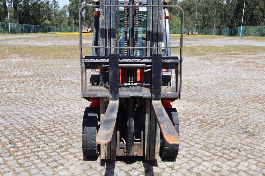 Nissan FD02A25Q 2500 kg Wózki Diesla