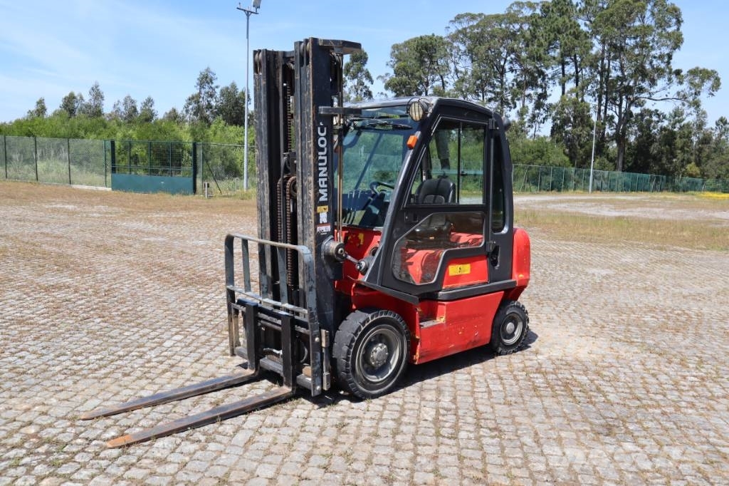 Nissan FD02A25Q 2500 kg Wózki Diesla