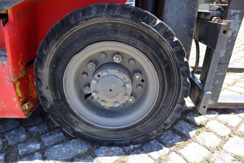 Nissan FD02A25Q 2500 kg Wózki Diesla