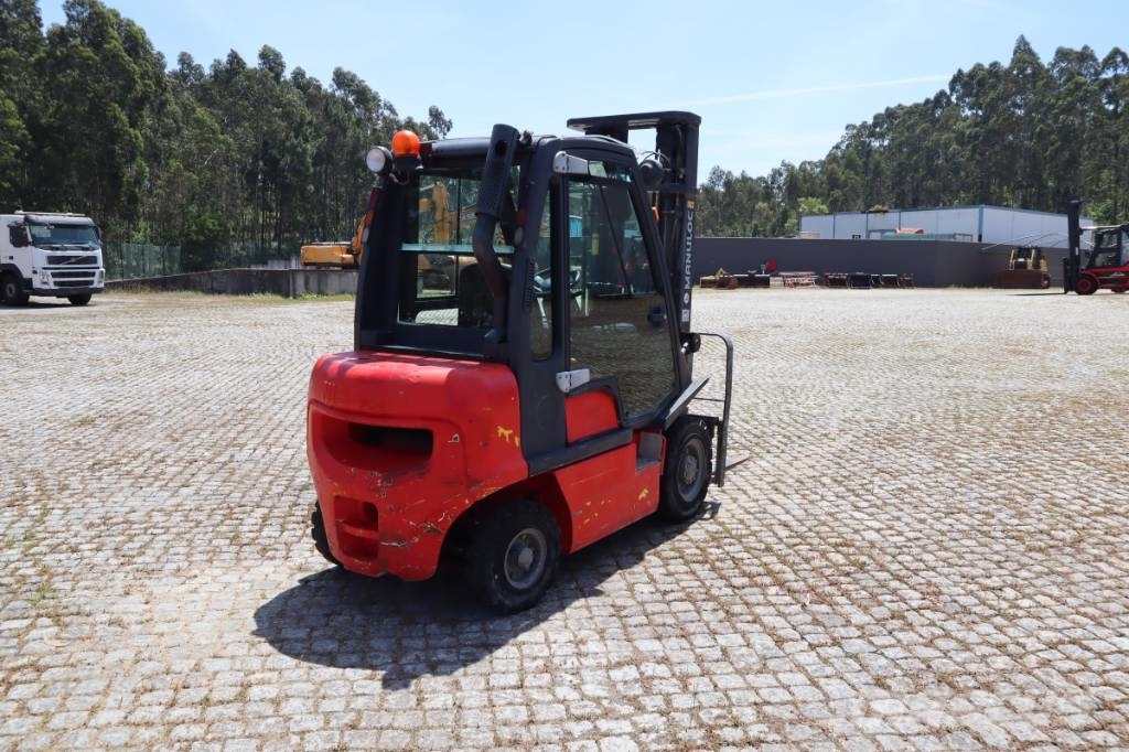 Nissan FD02A25Q 2500 kg Wózki Diesla