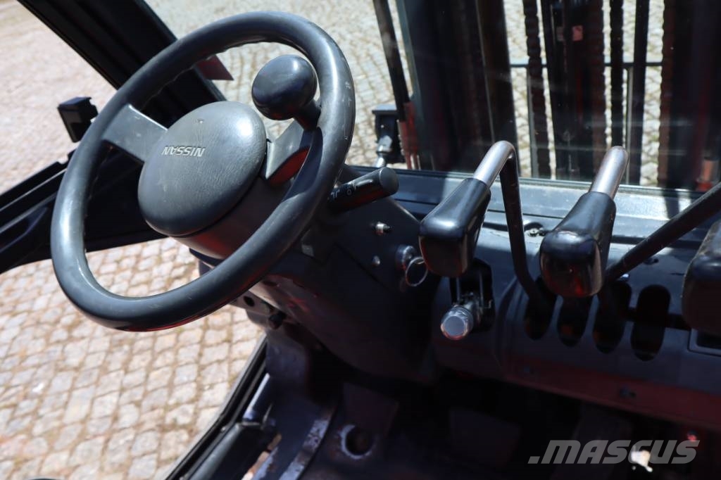 Nissan FD02A25Q 2500 kg Wózki Diesla